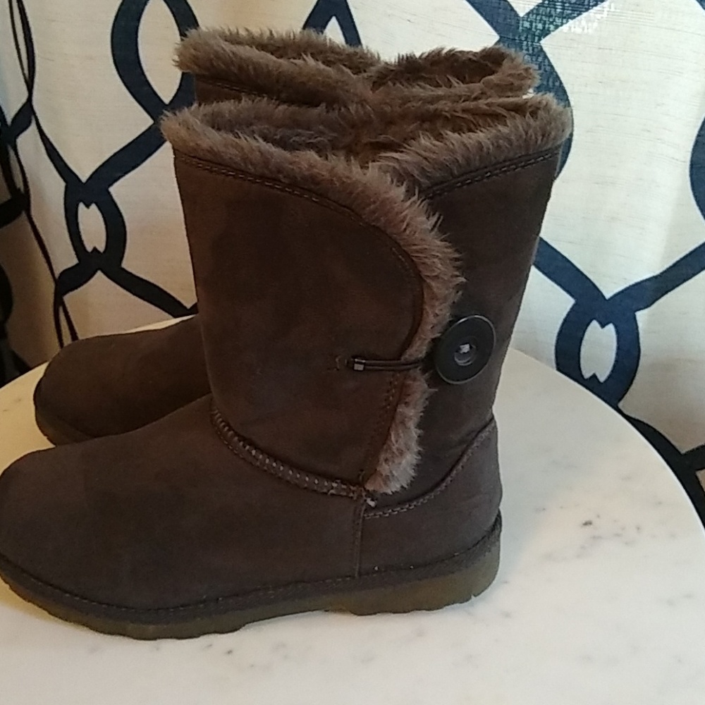 Fleece lined boots